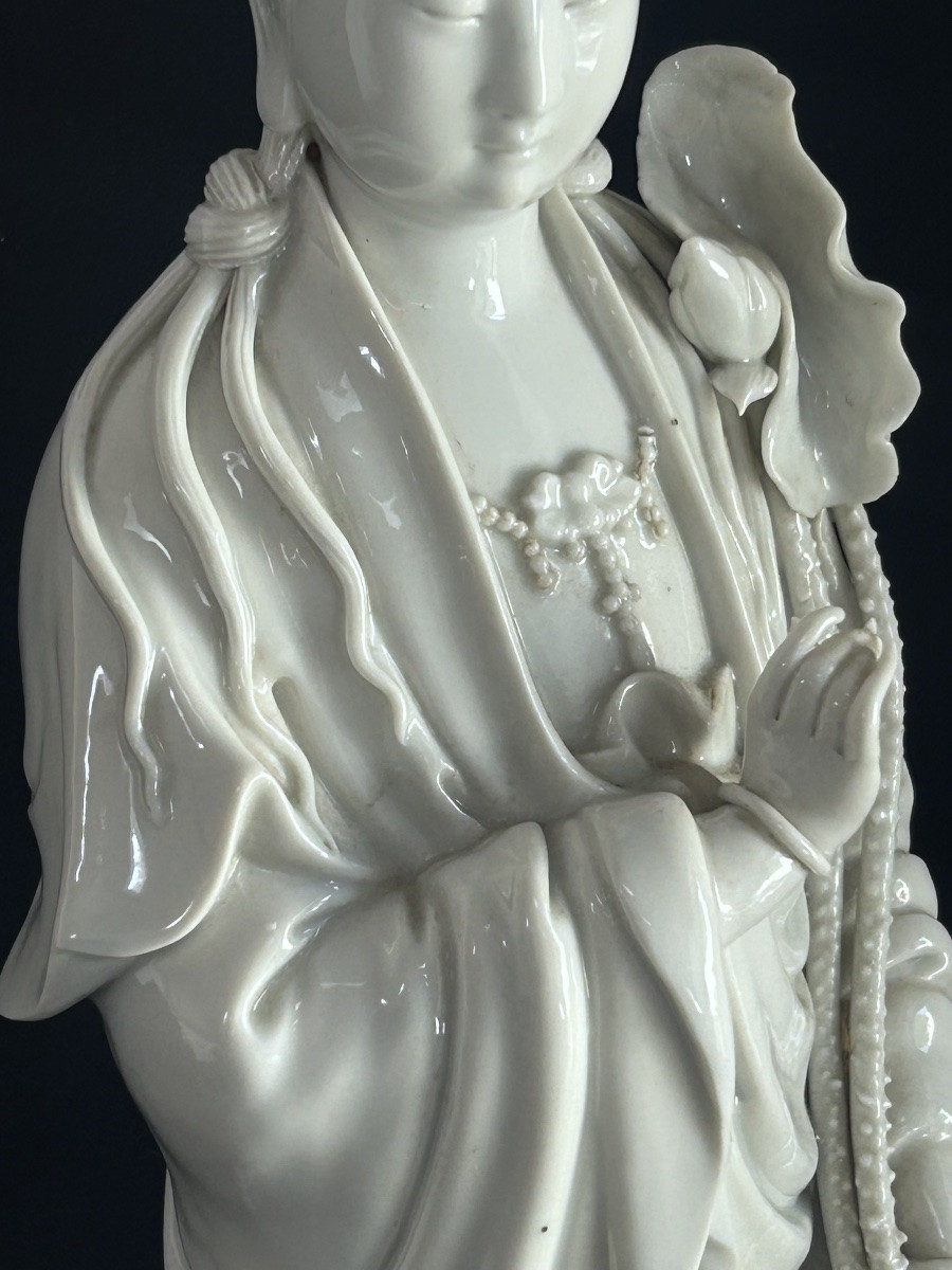 Statue en porcelaine blanche chinoise de la déesse Guanyin-photo-4