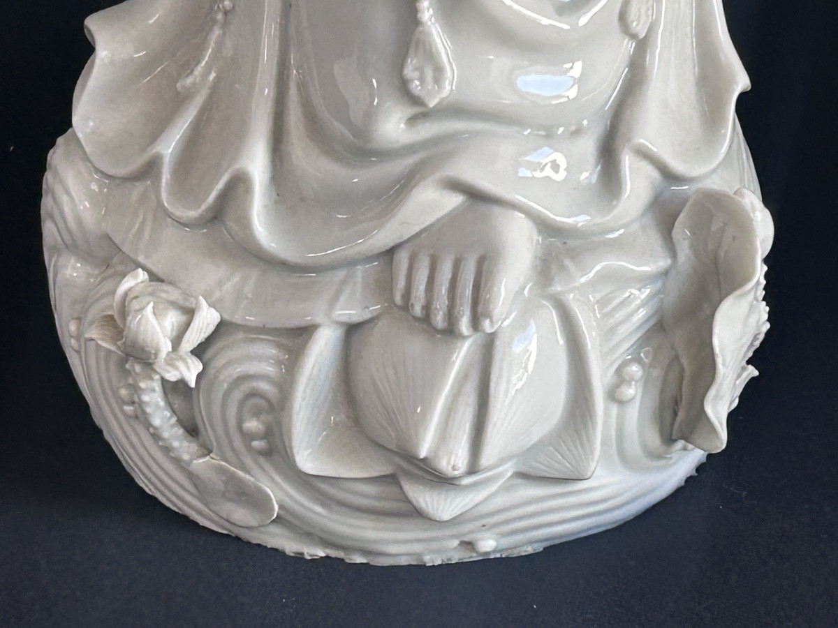 Statue en porcelaine blanche chinoise de la déesse Guanyin-photo-2