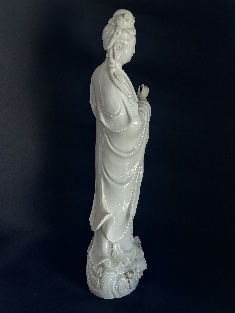Statue en porcelaine blanche chinoise de la déesse Guanyin-photo-3