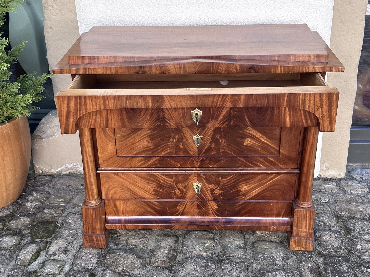 Commode Biedermeier en placage acajou XIXe siècle -photo-4