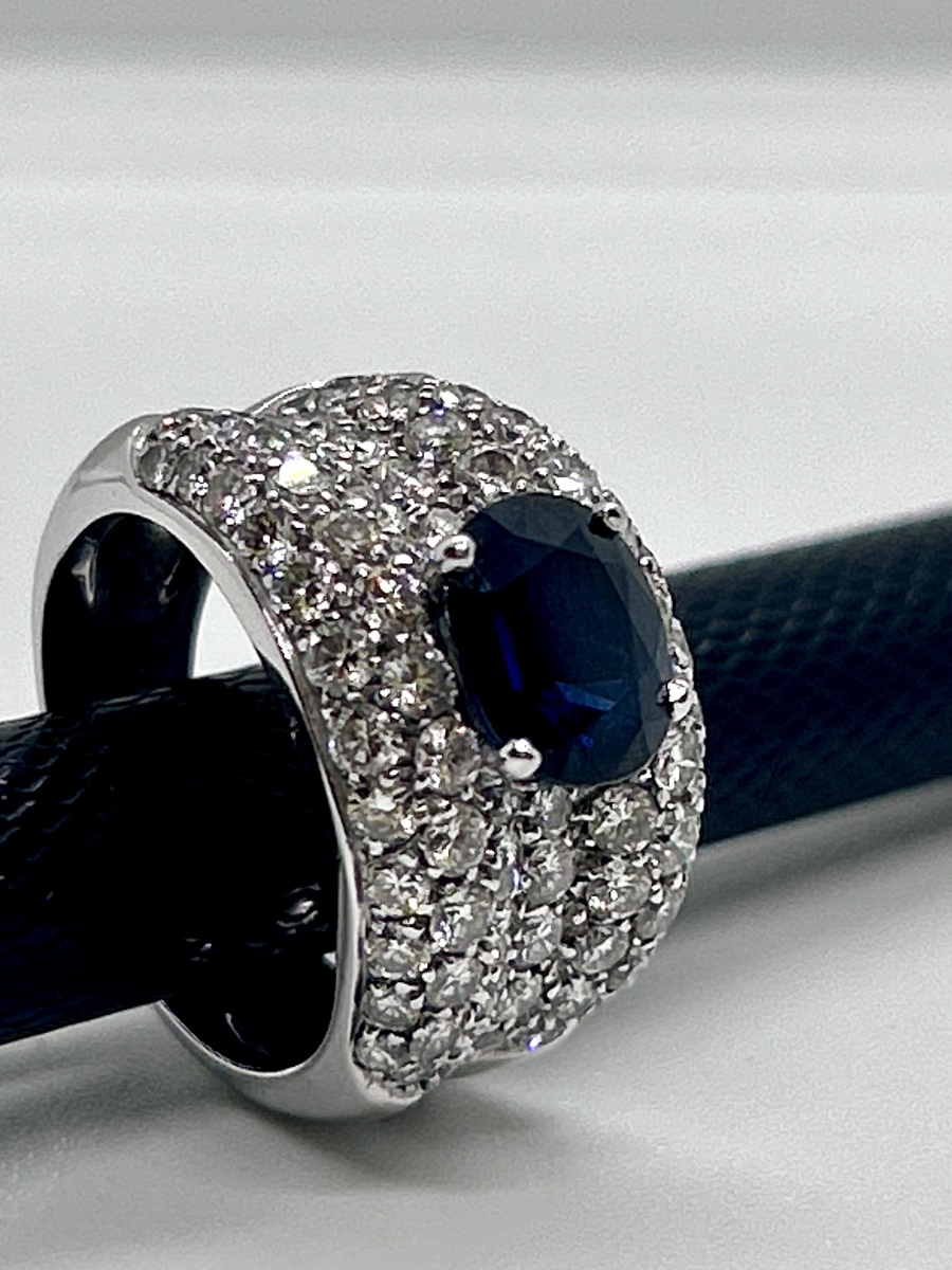 Cocktail Ring In 18-carat White Gold Paved With Brilliants And Set With A Blue Sapphire-photo-2