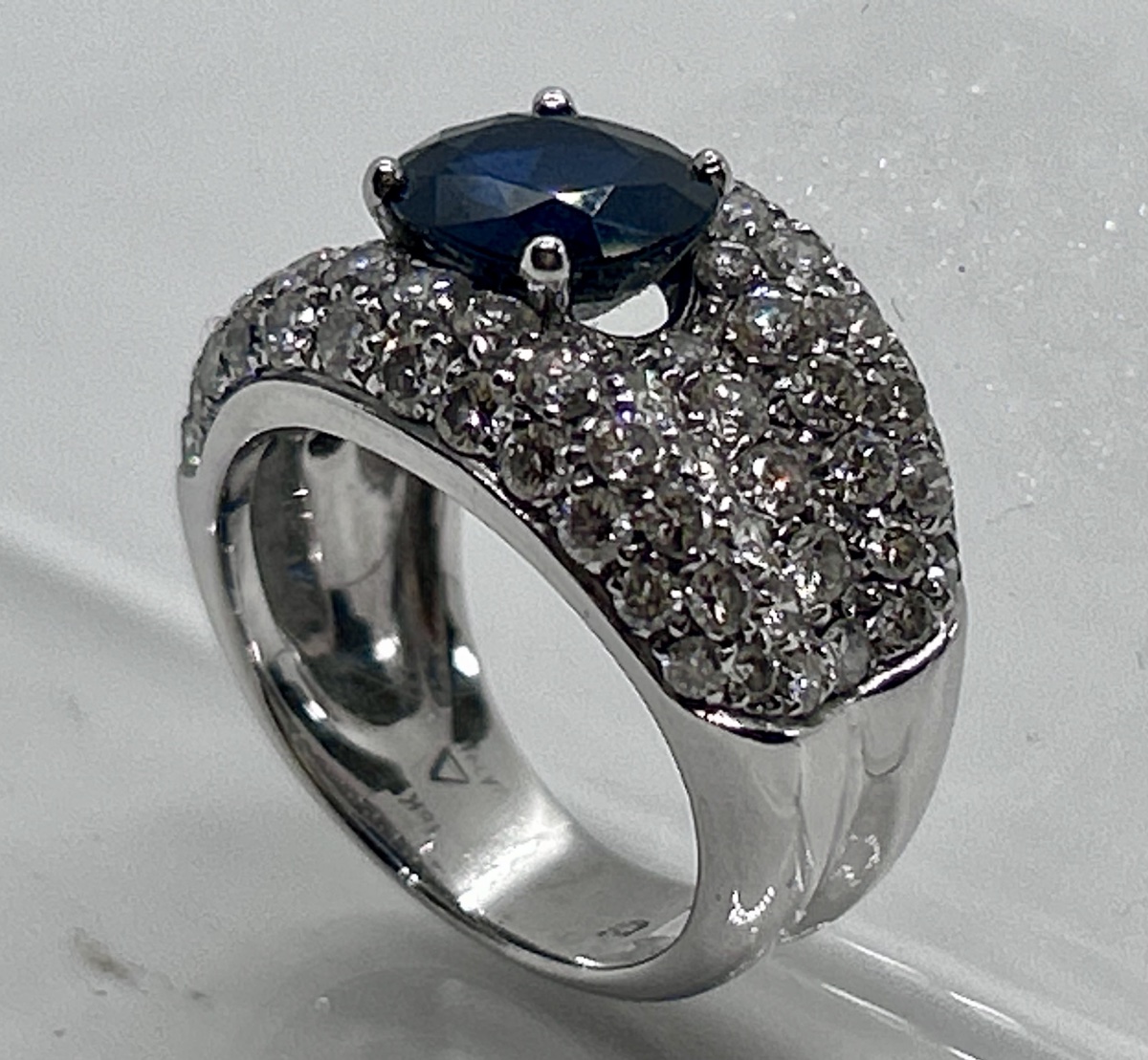 Cocktail Ring In 18-carat White Gold Paved With Brilliants And Set With A Blue Sapphire-photo-7