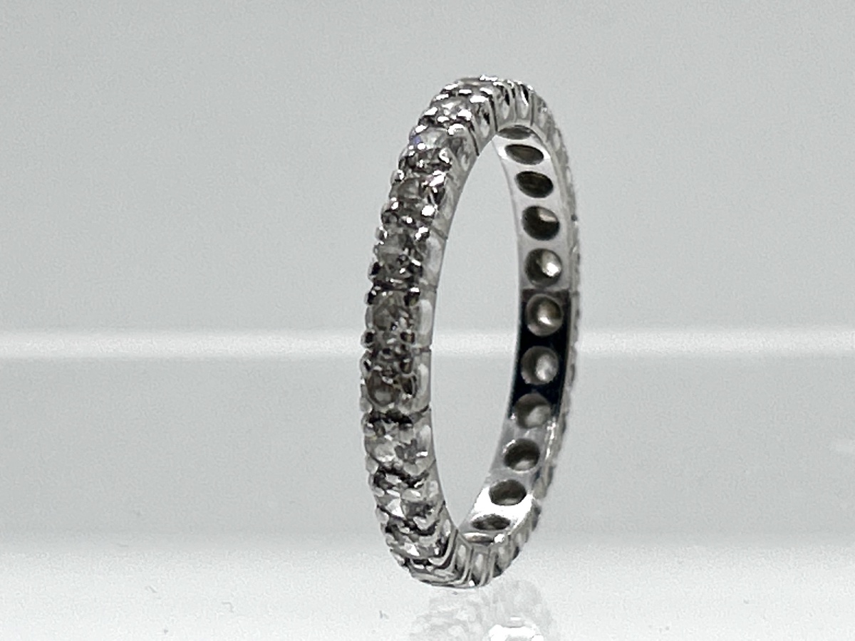 Alliance américaine en or blanc 18 carats sertie de brillants 