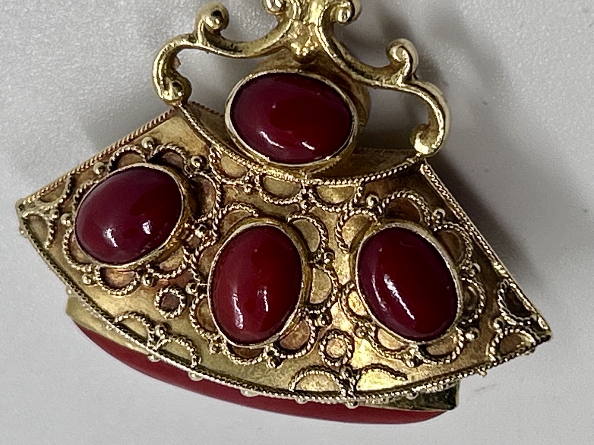 Pendentif de style étrusque en or 18 carats et cabochons corail-photo-2