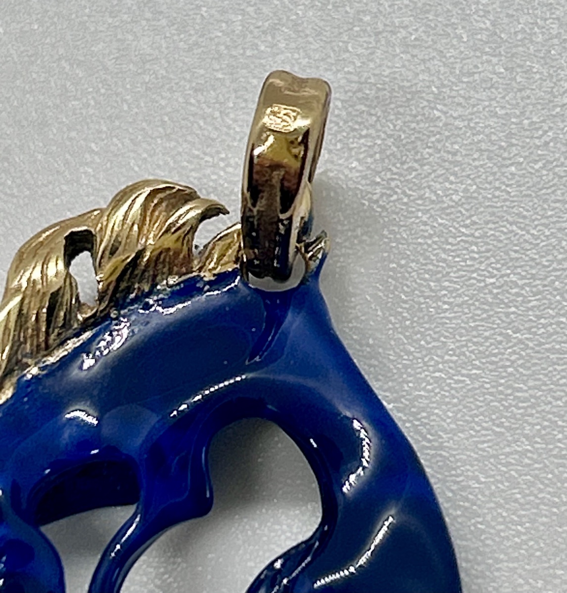 Pendentif cheval en or 18 carats émaillé -photo-4