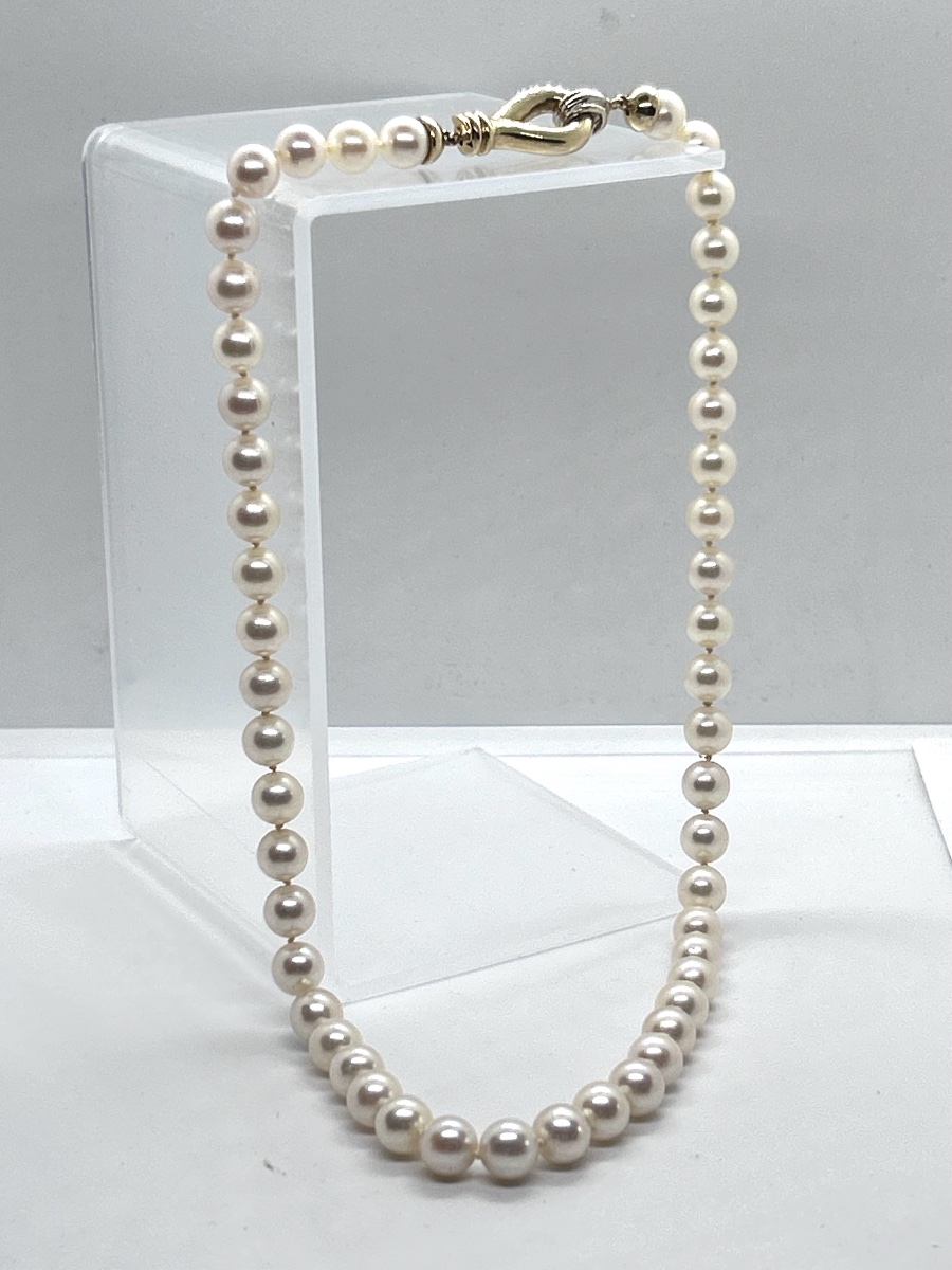 Cultured Pearl Necklace With 18-carat Gold Clasp-photo-1