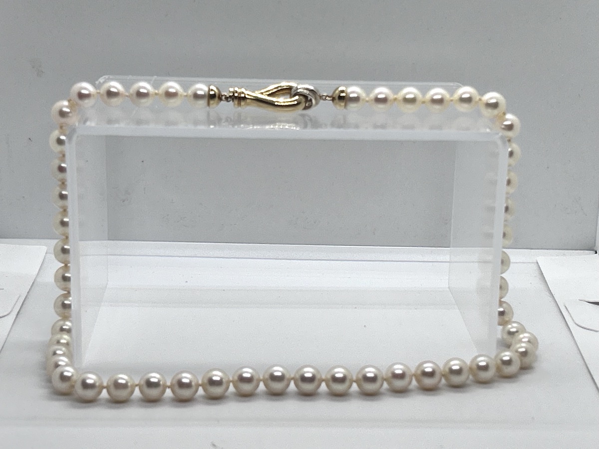 Cultured Pearl Necklace With 18-carat Gold Clasp-photo-2