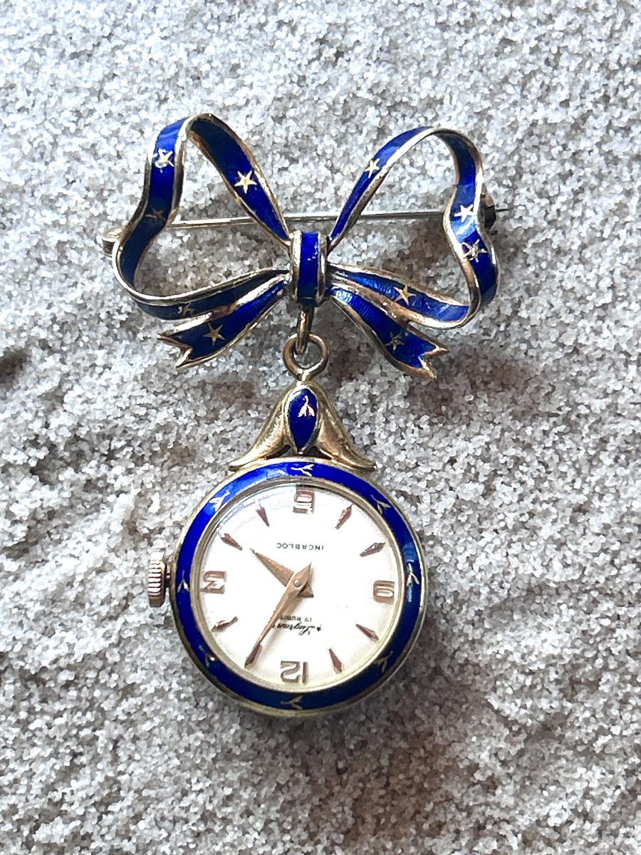 Broche montre Lugran en or 18 carats émaillé -photo-3