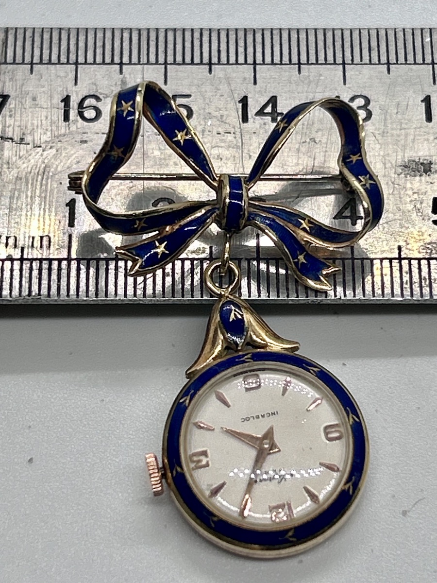Broche montre Lugran en or 18 carats émaillé -photo-5