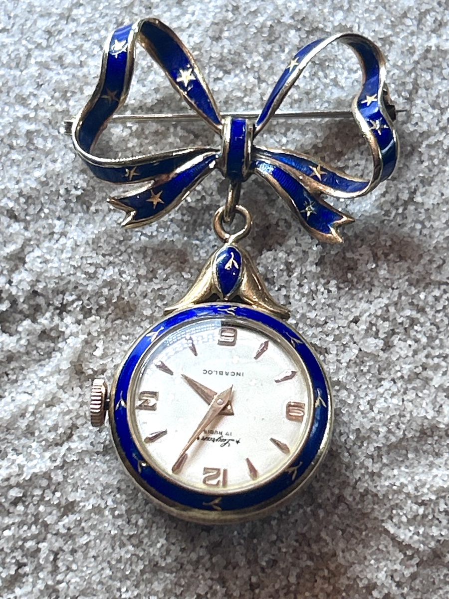 Broche montre Lugran en or 18 carats émaillé -photo-8