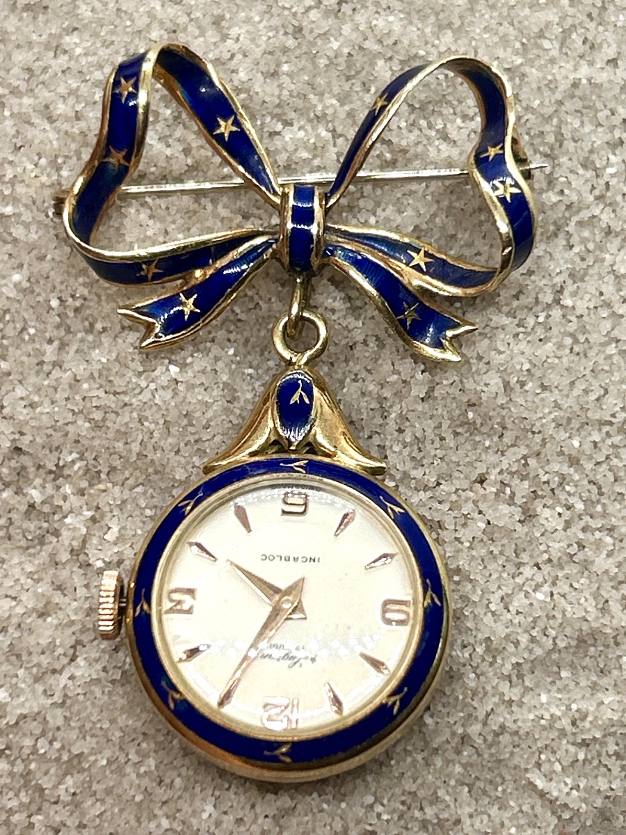 Broche montre Lugran en or 18 carats émaillé 