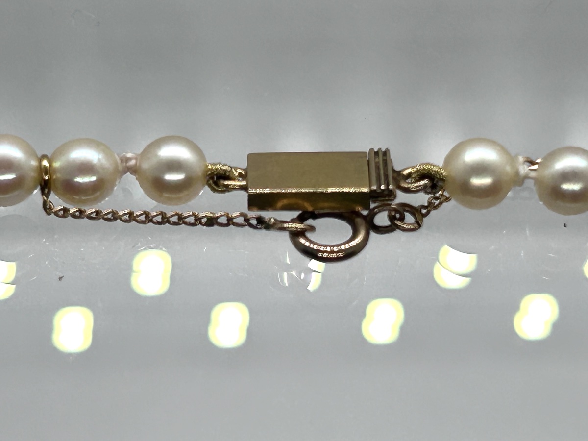 Cascading Cultured Pearl Necklace With An 18-karat Gold Clasp-photo-2