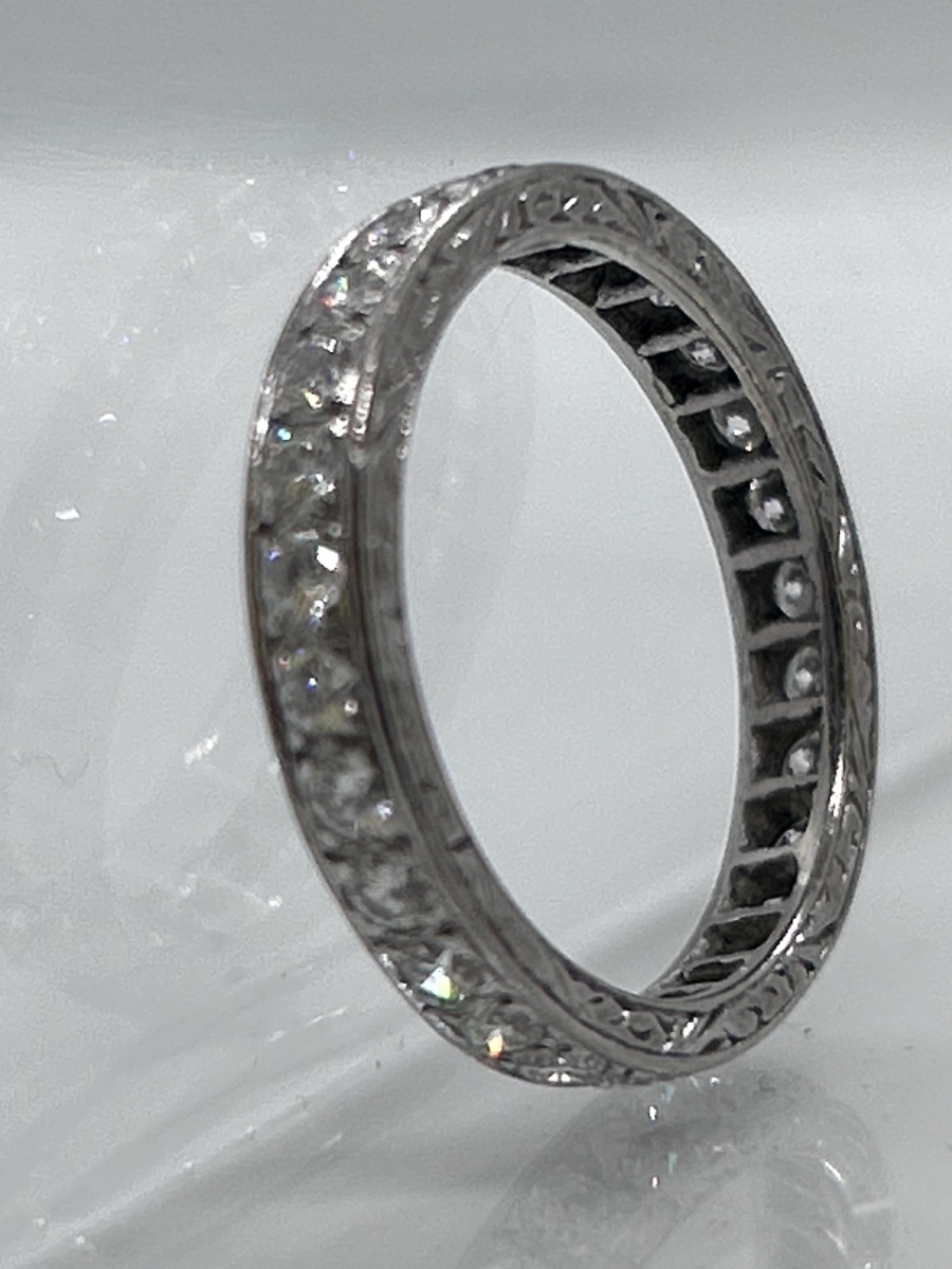 18-karat White Gold Wedding Band Set With Brilliant-cut Diamonds-photo-2