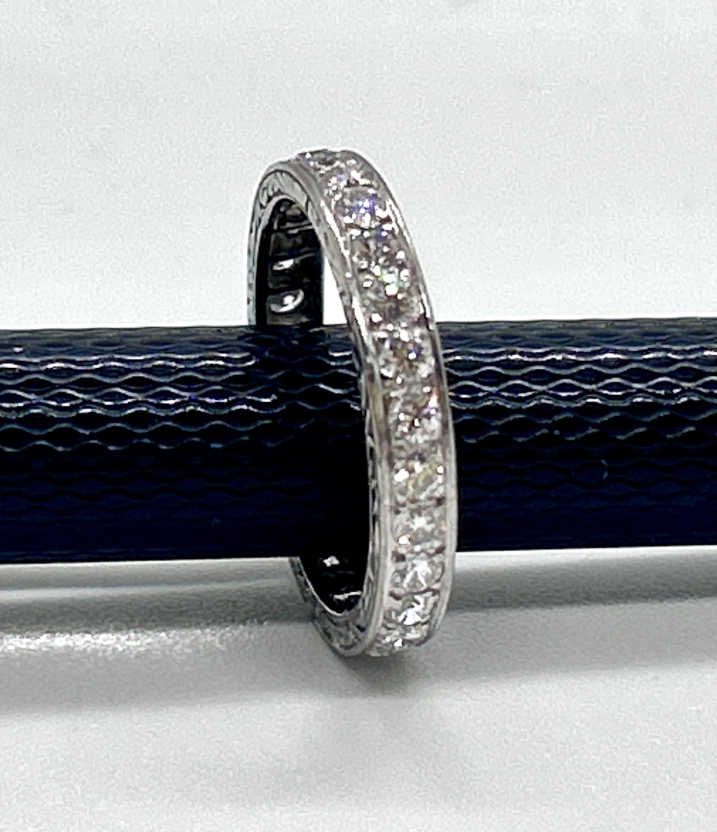 18-karat White Gold Wedding Band Set With Brilliant-cut Diamonds-photo-3
