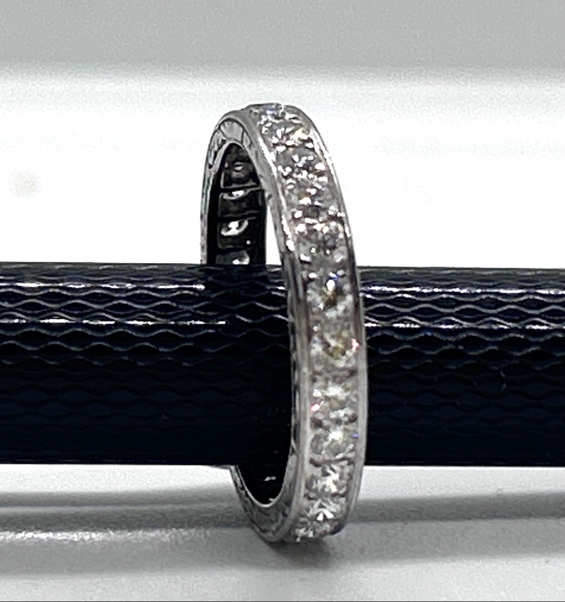 18-karat White Gold Wedding Band Set With Brilliant-cut Diamonds-photo-7