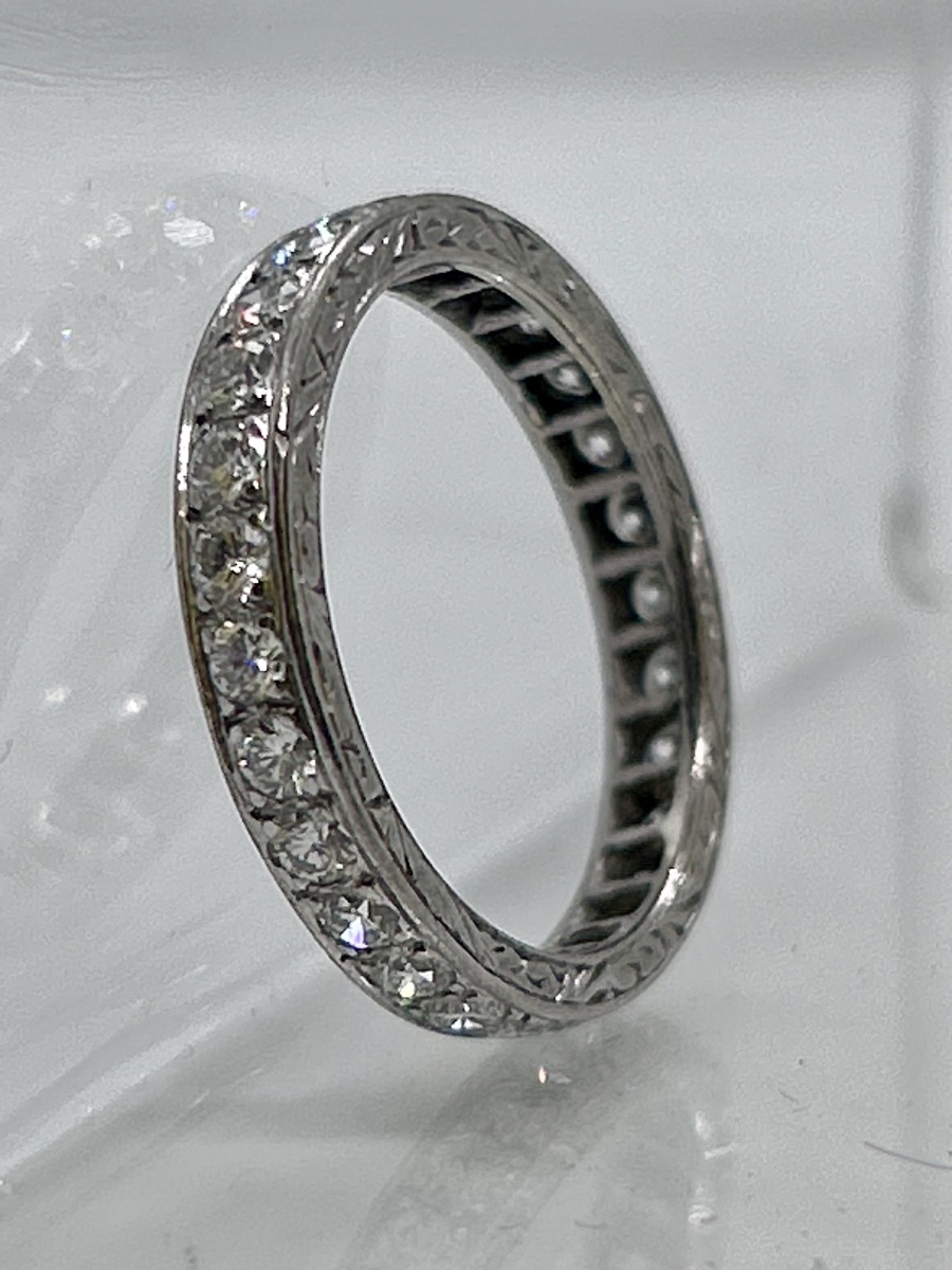 18-karat White Gold Wedding Band Set With Brilliant-cut Diamonds