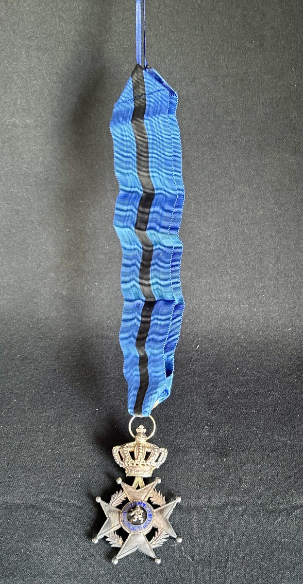Médaille de Chevalier de l’ordre de Léopold II-photo-1