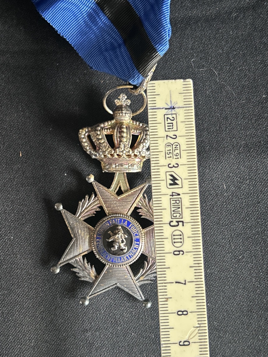 Médaille de Chevalier de l’ordre de Léopold II-photo-7