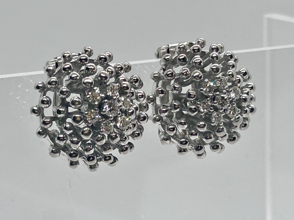 Boucles d’oreille à clips en or blanc 18 carats et brillants 