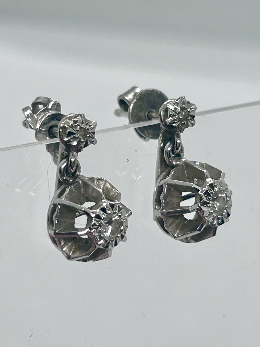 Boucles d’oreille dormeuses art déco en or blanc 18 carats serties de diamants -photo-4