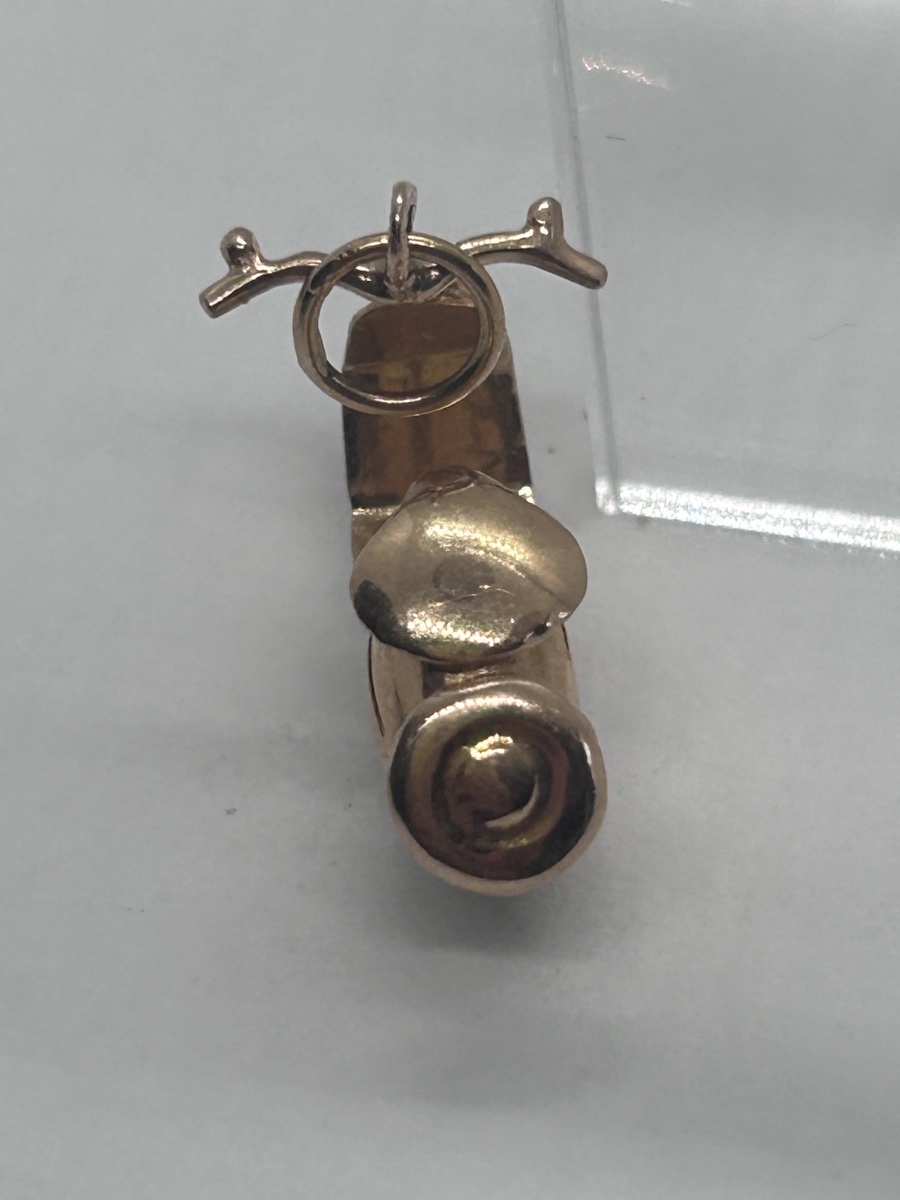 Pendentif Vespa en or 18 carats et diamant synthétique -photo-4