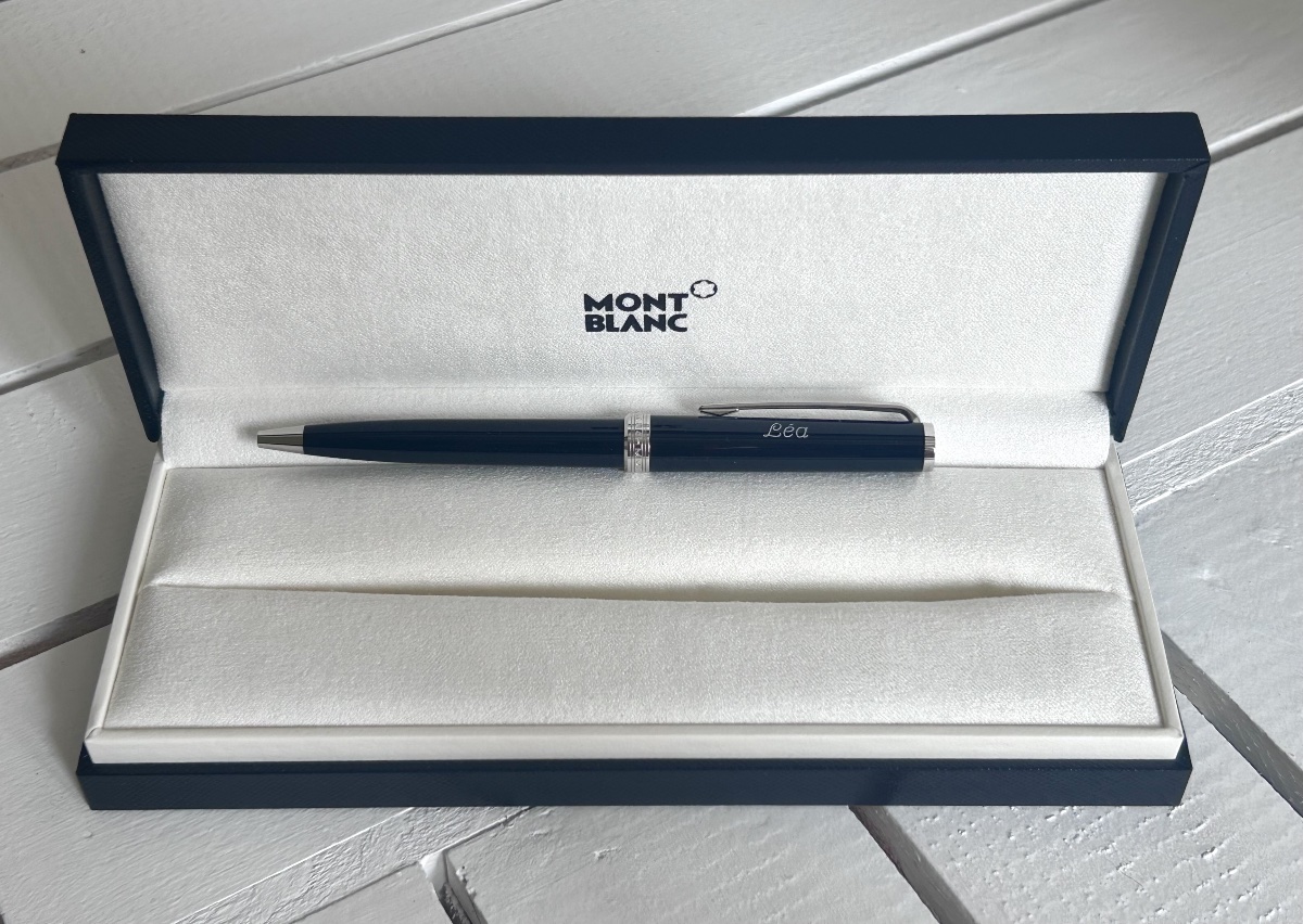 Montblanc stylo bille gravé de collection Pix en résine noire -photo-3