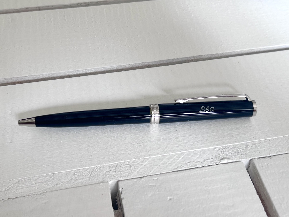Montblanc stylo bille gravé de collection Pix en résine noire -photo-4