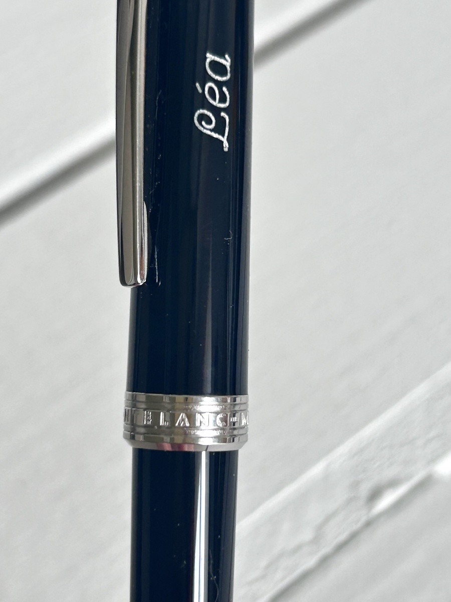Montblanc stylo bille gravé de collection Pix en résine noire -photo-2