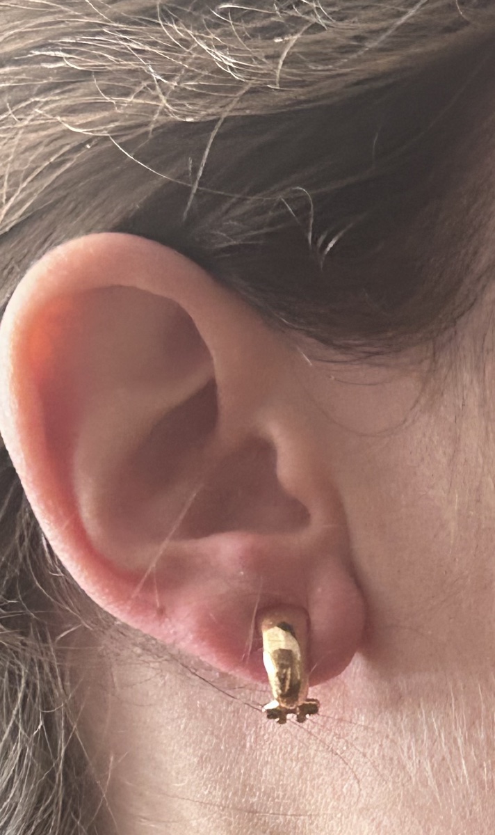 18-karat Gold Clip-on Earrings In A Half-hoop Style-photo-5