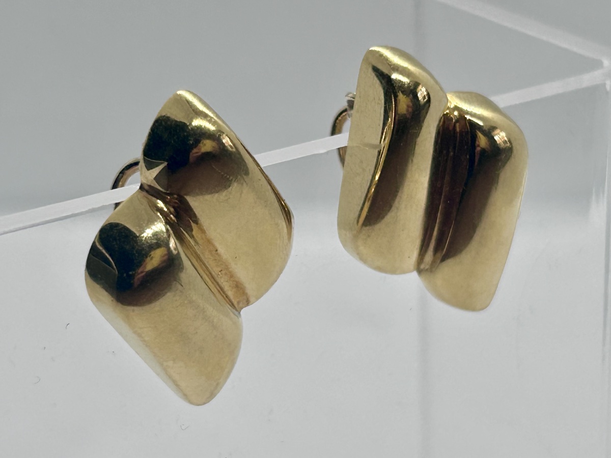 18-karat Gold Clip-on Earrings -photo-4