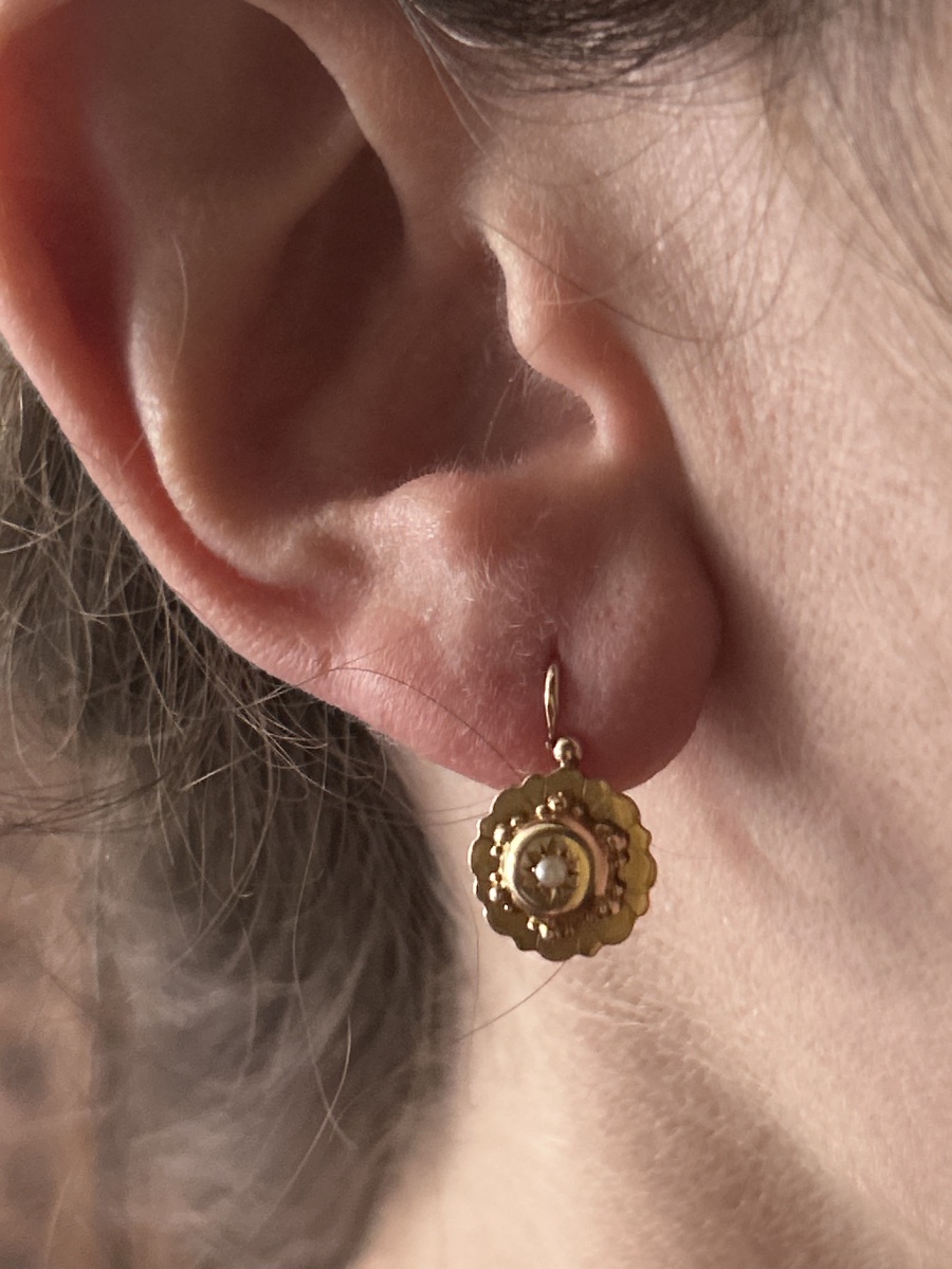 Boucles d’oreilles dormeuses en or 18 carats et perle fine-photo-7