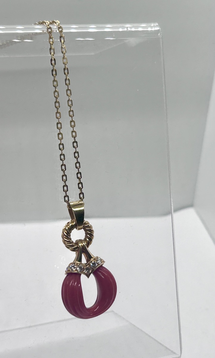 18-karat Gold Pendant With Diamond Pavé Setting And A Coral Ring-photo-4