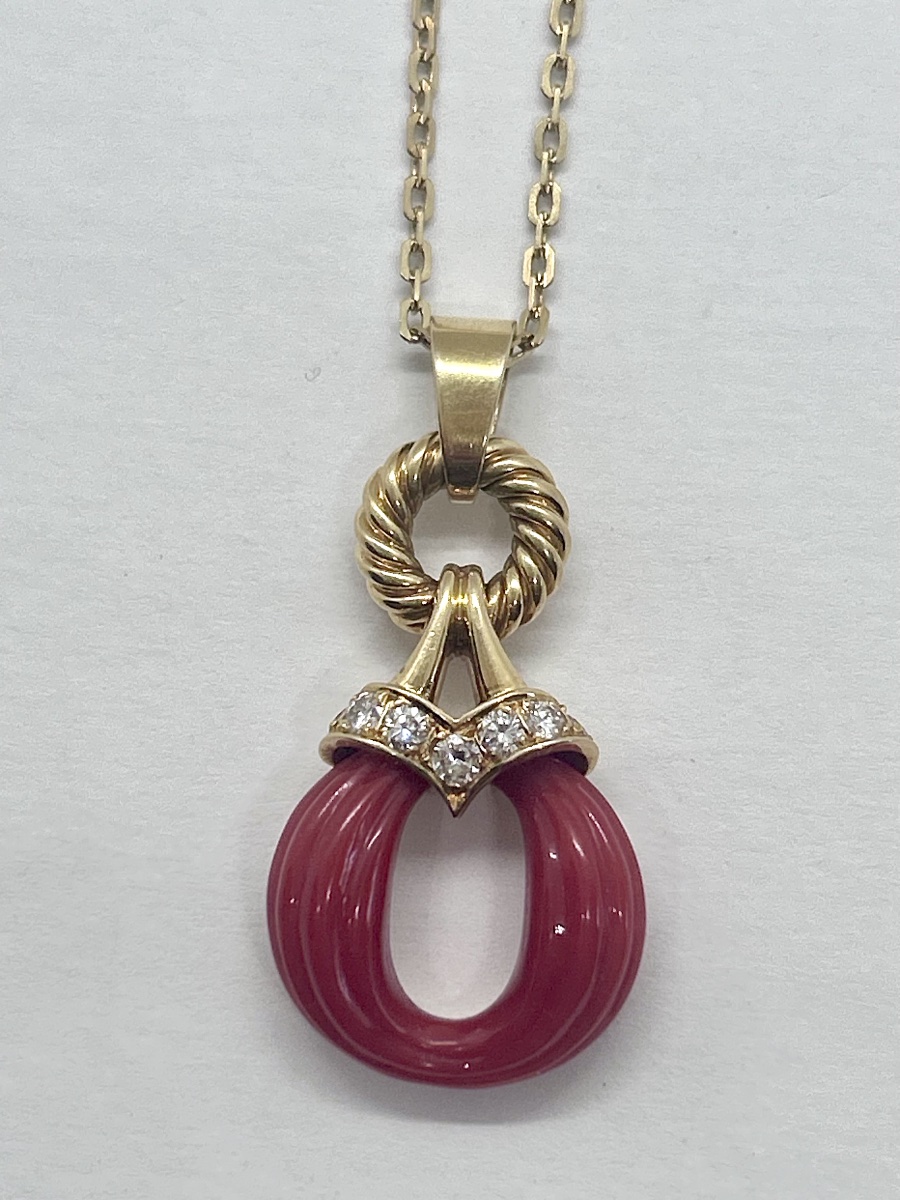 18-karat Gold Pendant With Diamond Pavé Setting And A Coral Ring