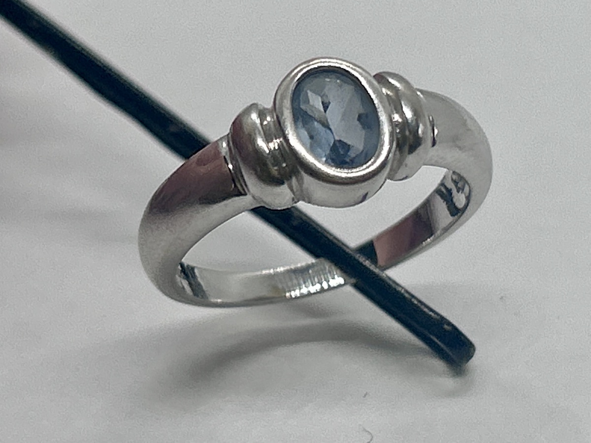 Bague en or blanc 18 carats et topaze bleue-photo-3