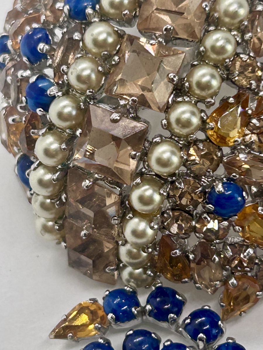 Christian Dior Brooch In Gold-tone Metal, With Cabochons And Crystals -photo-4