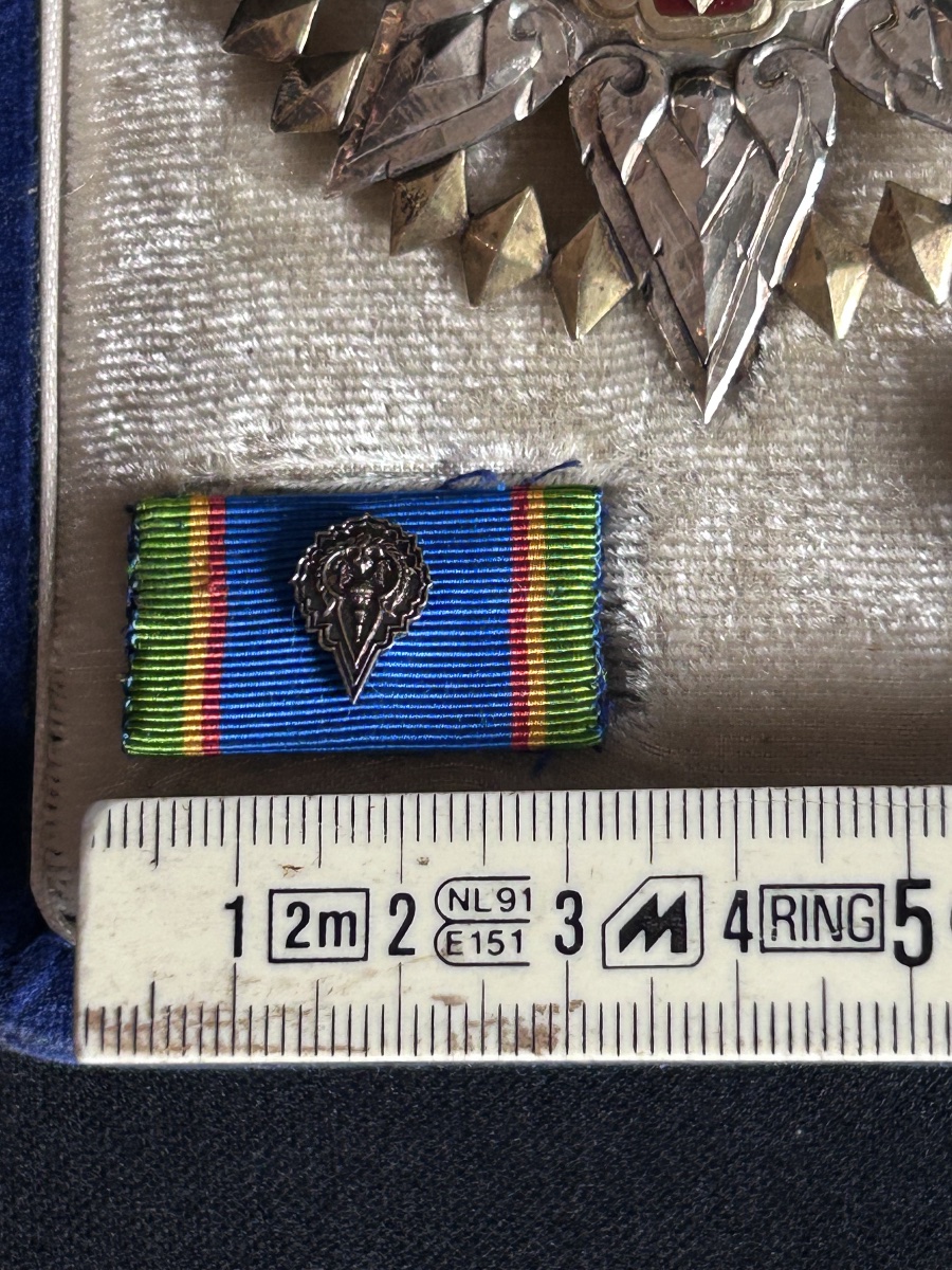 Coffret d’insignes de l’ordre de la couronne de Thaïlande-photo-7