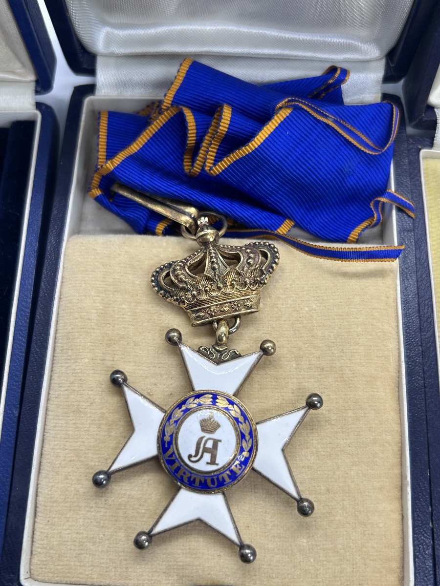 Lot de 3 décorations de l’ordre du mérite d’Adolphe de Nassau, grand Duché de Luxembourg -photo-4