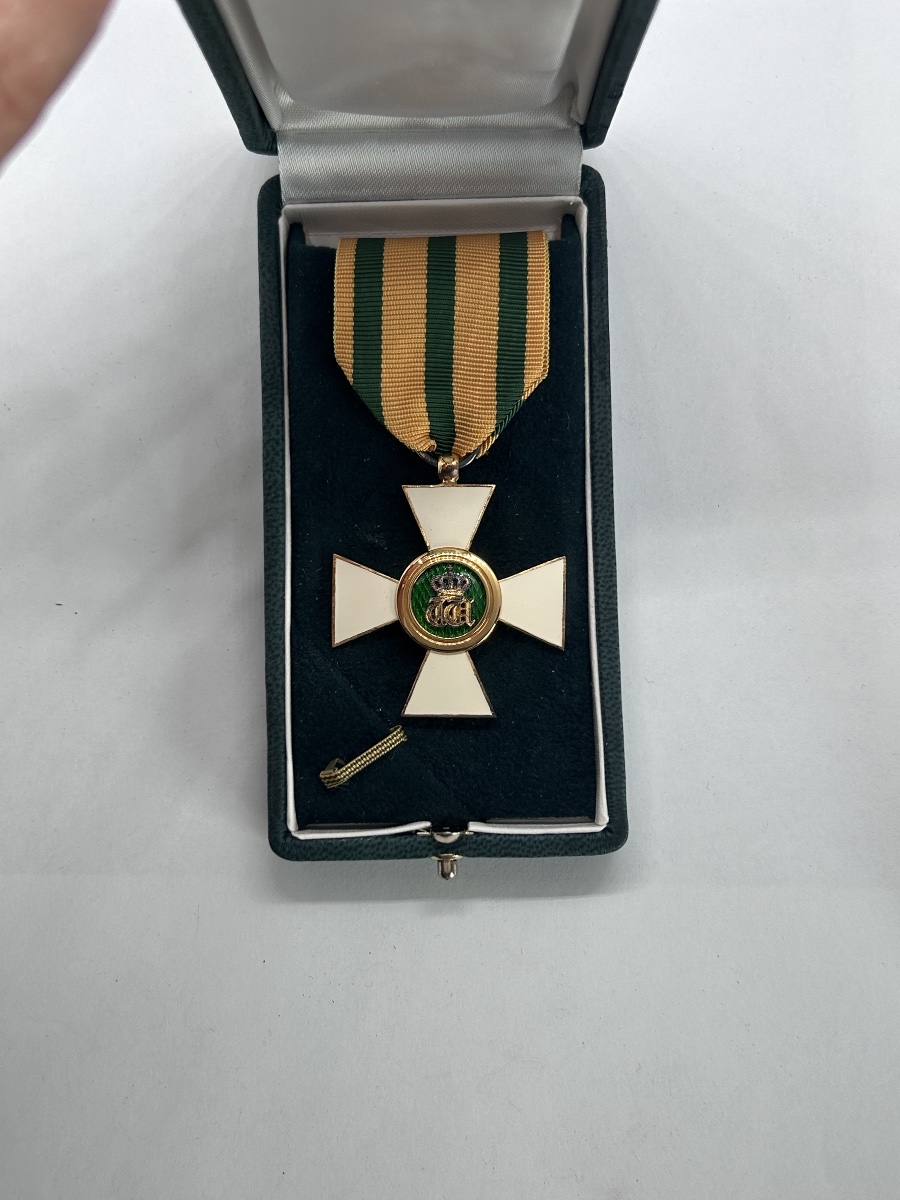 Set Of 3 Decorations Of The Order Of The Oak Crown, Luxembourg -photo-1