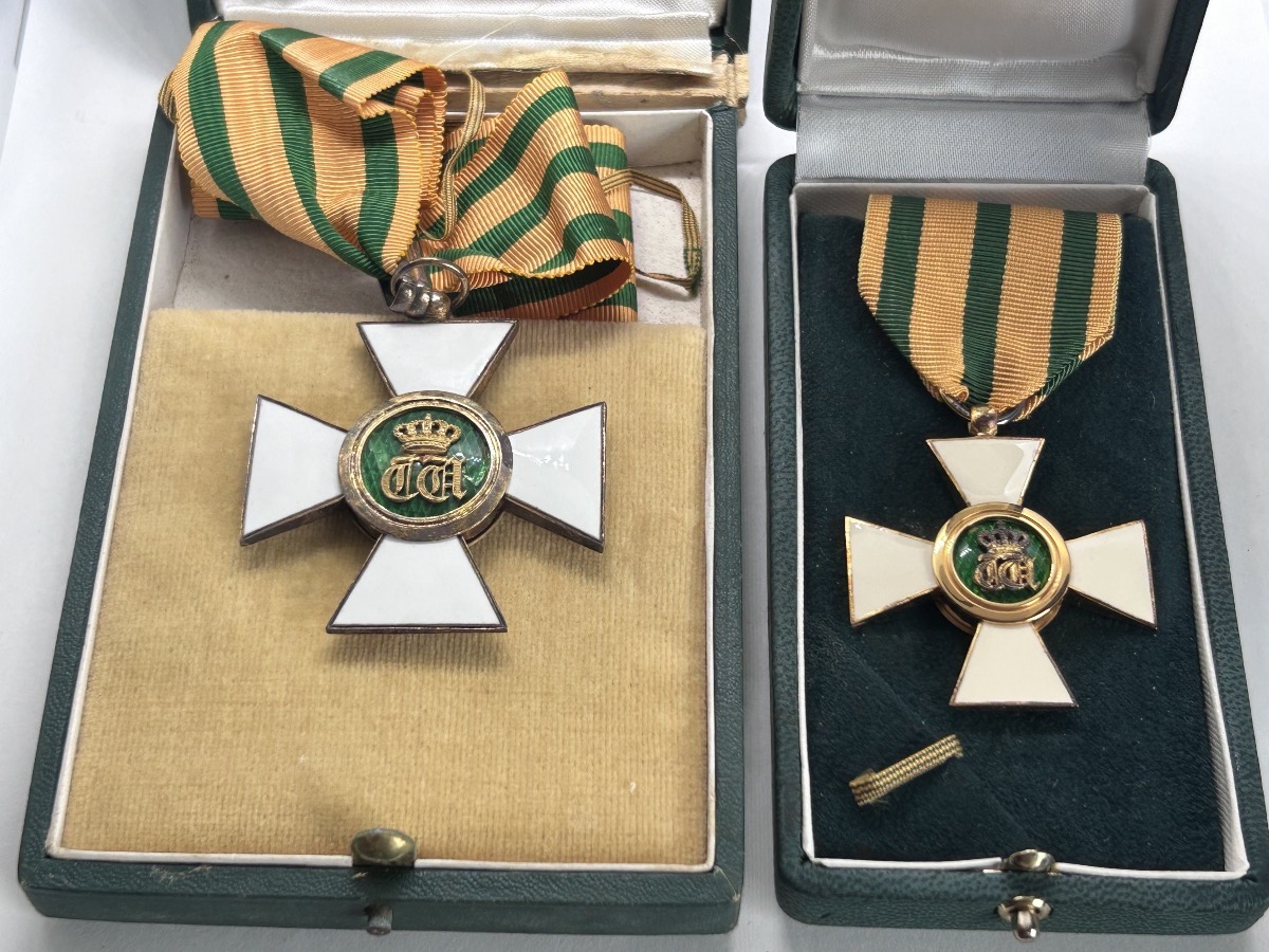 Set Of 3 Decorations Of The Order Of The Oak Crown, Luxembourg -photo-2