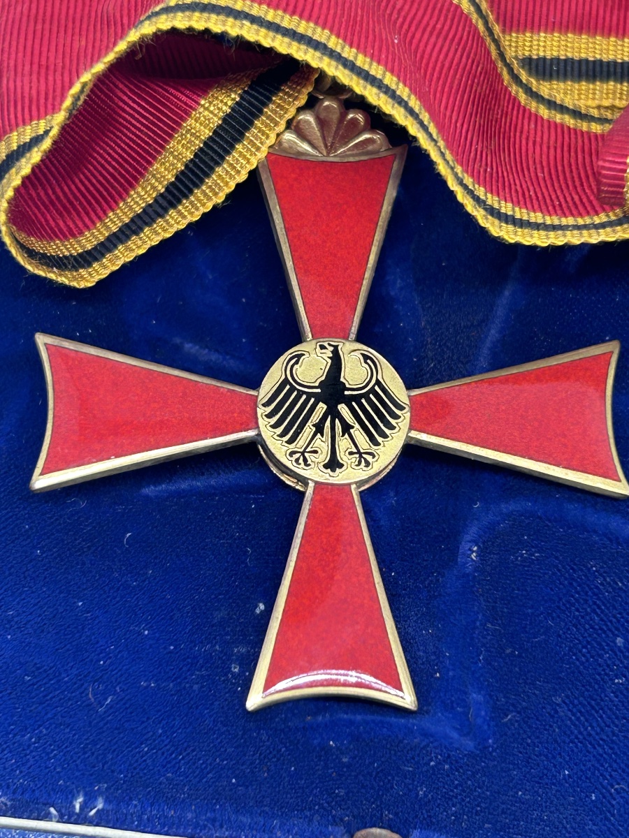 Order Of Merit Of The Federal Republic Of Germany-photo-2