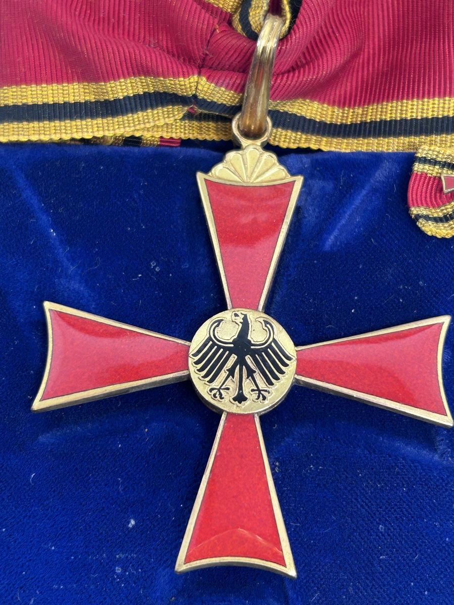 Order Of Merit Of The Federal Republic Of Germany-photo-1