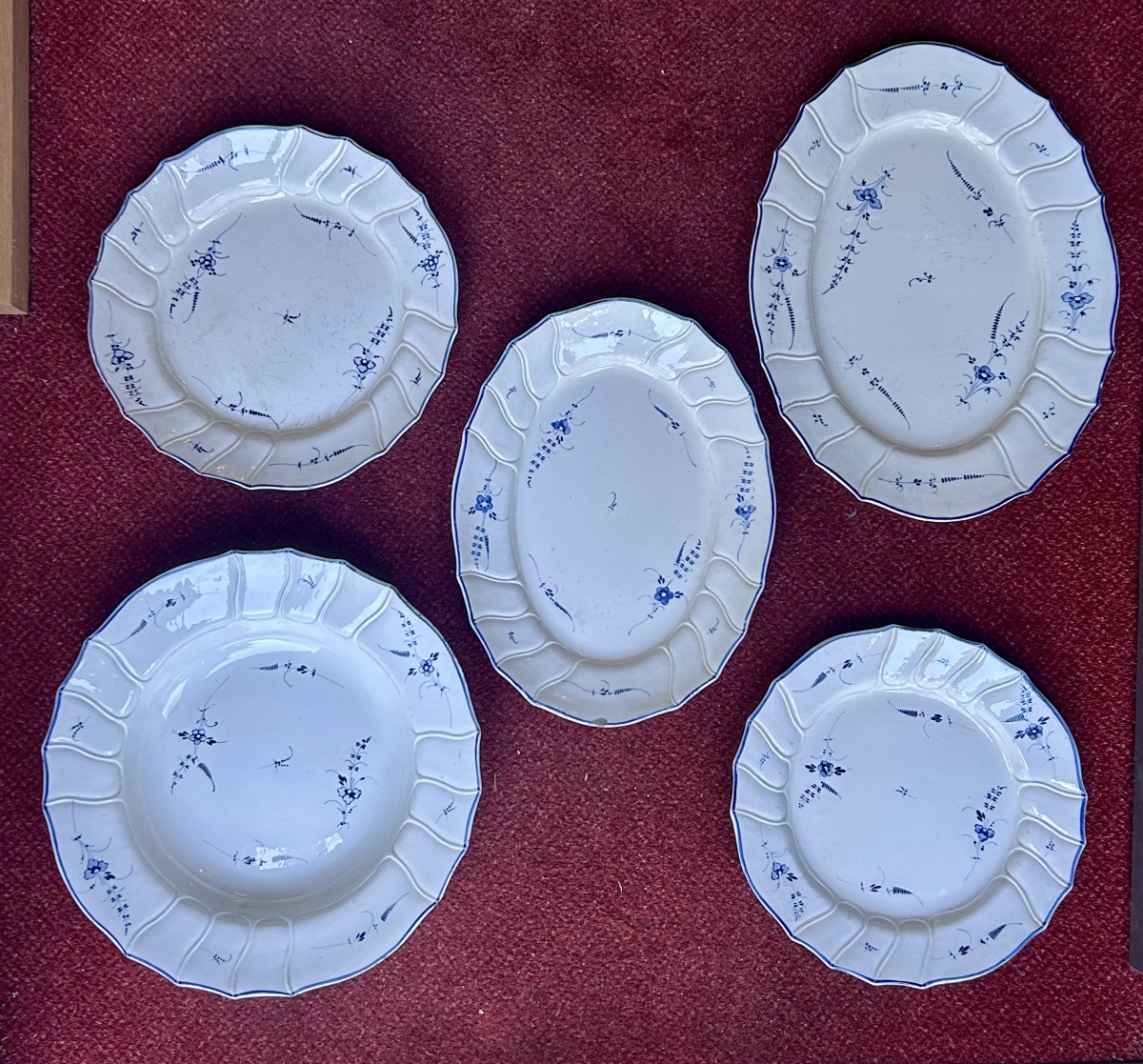 V & B Luxembourg, Set Of 5 18th-century Trays And Plates -photo-2