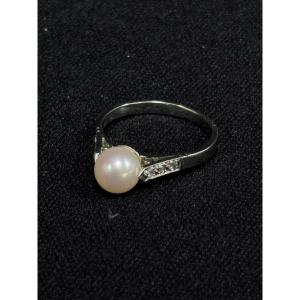 Bague or blanc 18ct sertie d’un perle naturelle et 6 brillant