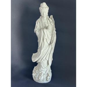 Statue en porcelaine blanche chinoise de la déesse Guanyin