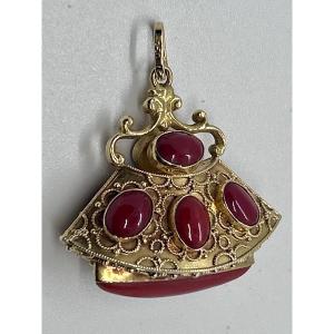 Etruscan-style Pendant In 18-carat Gold With Coral Cabochons