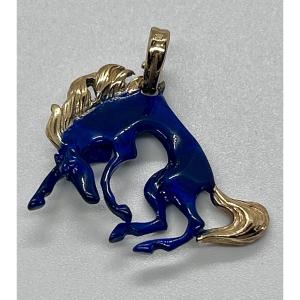 Pendentif cheval en or 18 carats émaillé 