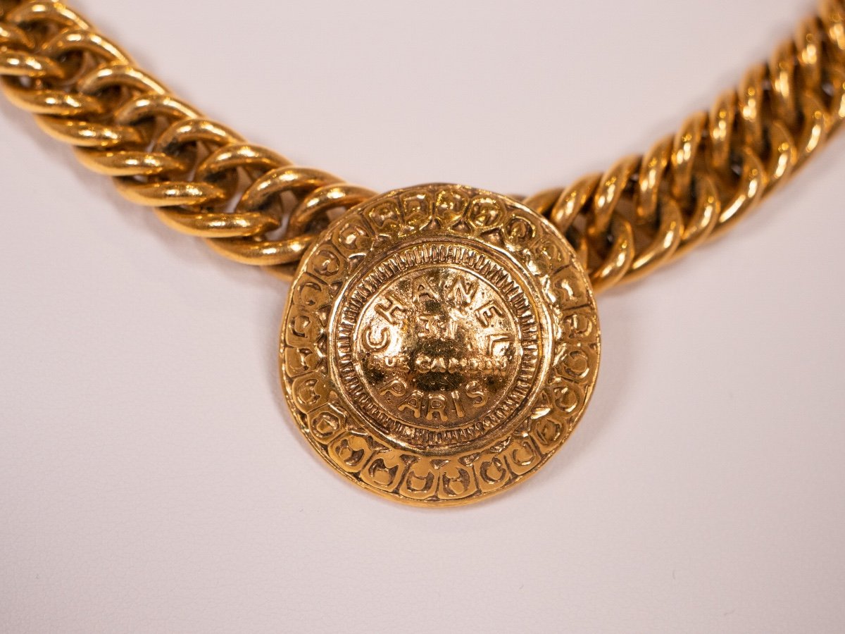 Iconic Chanel Necklace 31 Rue Cambon Of The 90-photo-3
