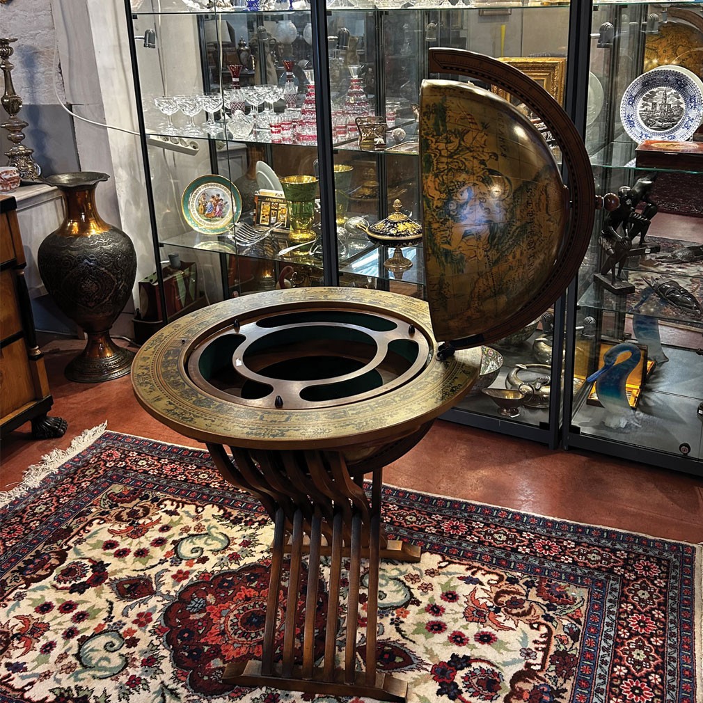 Vintage Globe Bar With 18th-century Map Reproduction On Carved Wooden Base-photo-2