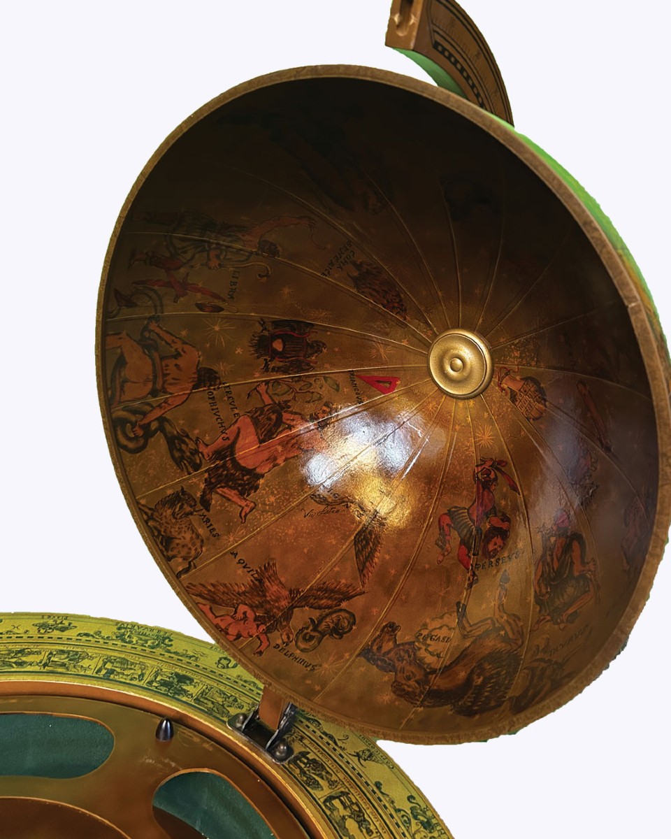 Vintage Globe Bar With 18th-century Map Reproduction On Carved Wooden Base-photo-4