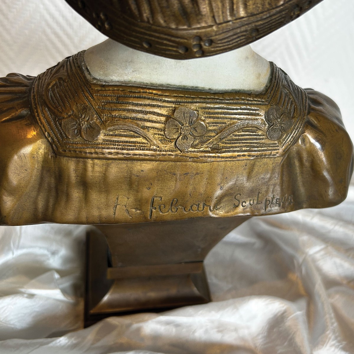 Buste de femme en bronze et marbre par Raphael Febrari – sculpture classique vintage-photo-4